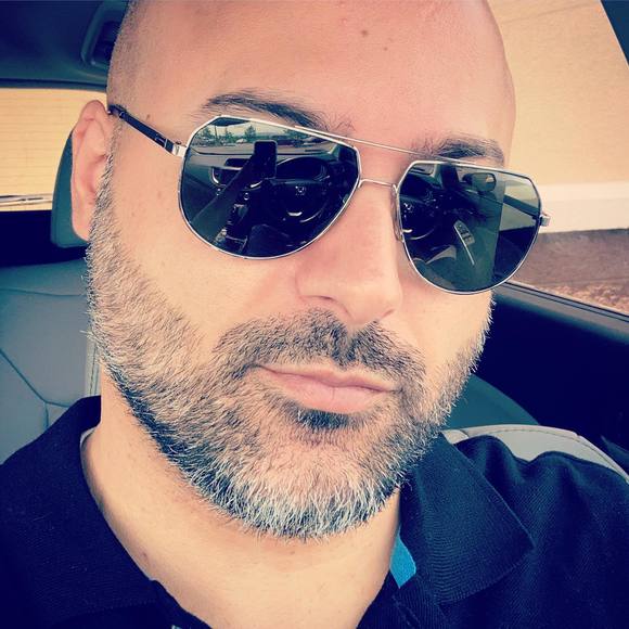 Poshmark profile picture for @goldenboy